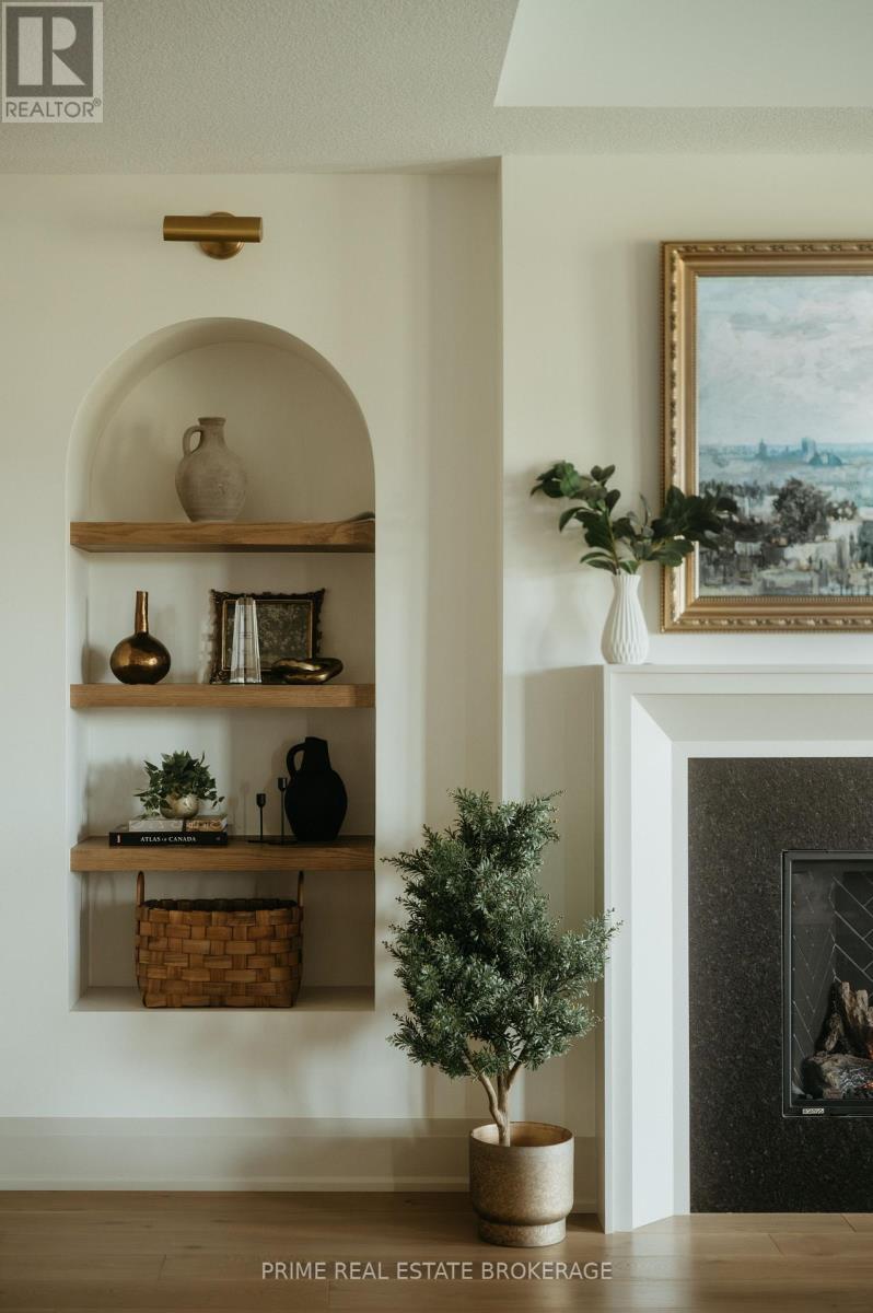 78 Optimist Drive, Southwold, ON - Indoor Photo Showing Other Room