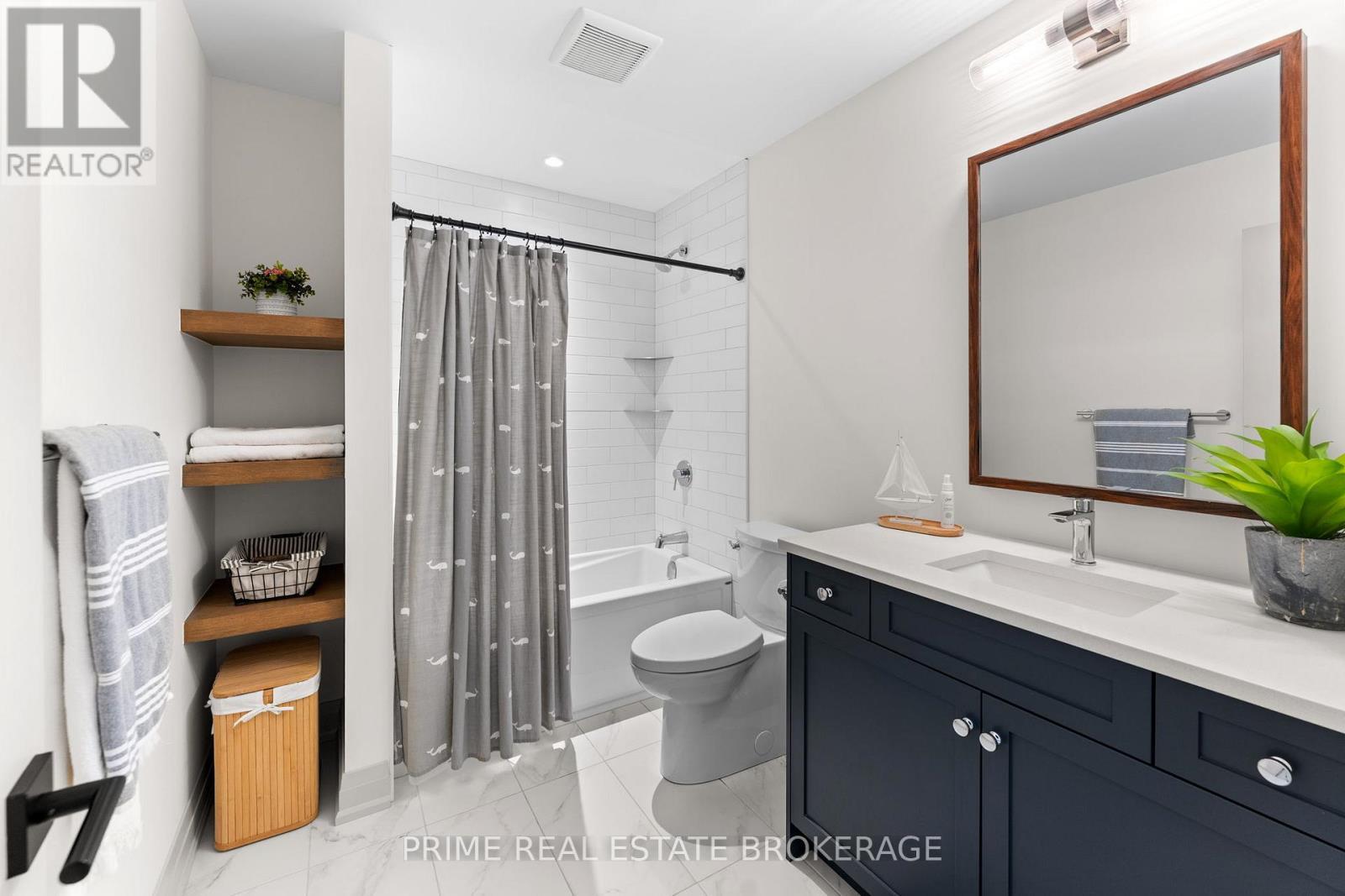 78 Optimist Drive, Southwold, ON - Indoor Photo Showing Bathroom