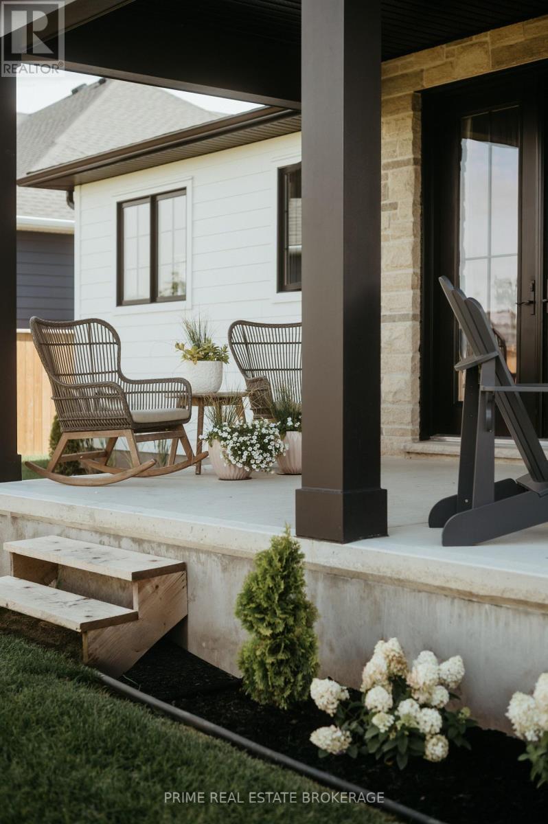 78 Optimist Drive, Southwold, ON - Outdoor With Deck Patio Veranda