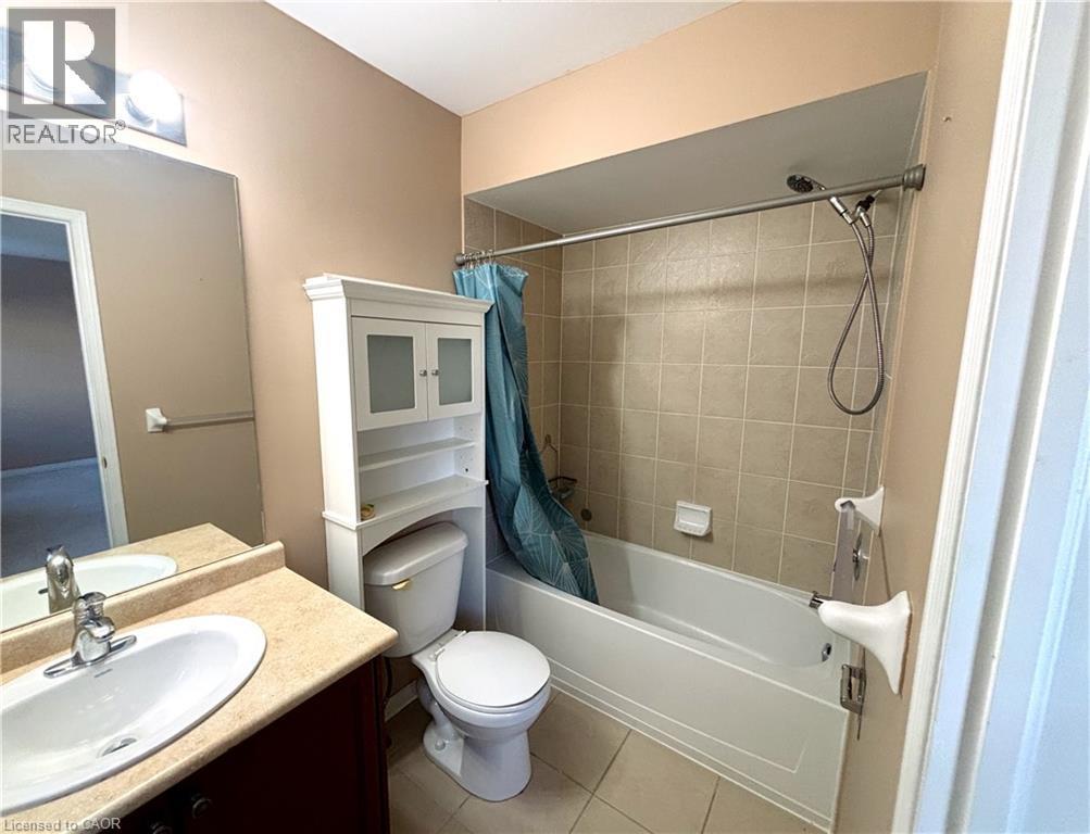 3319 Mikalda Road, Burlington, ON - Indoor Photo Showing Bathroom