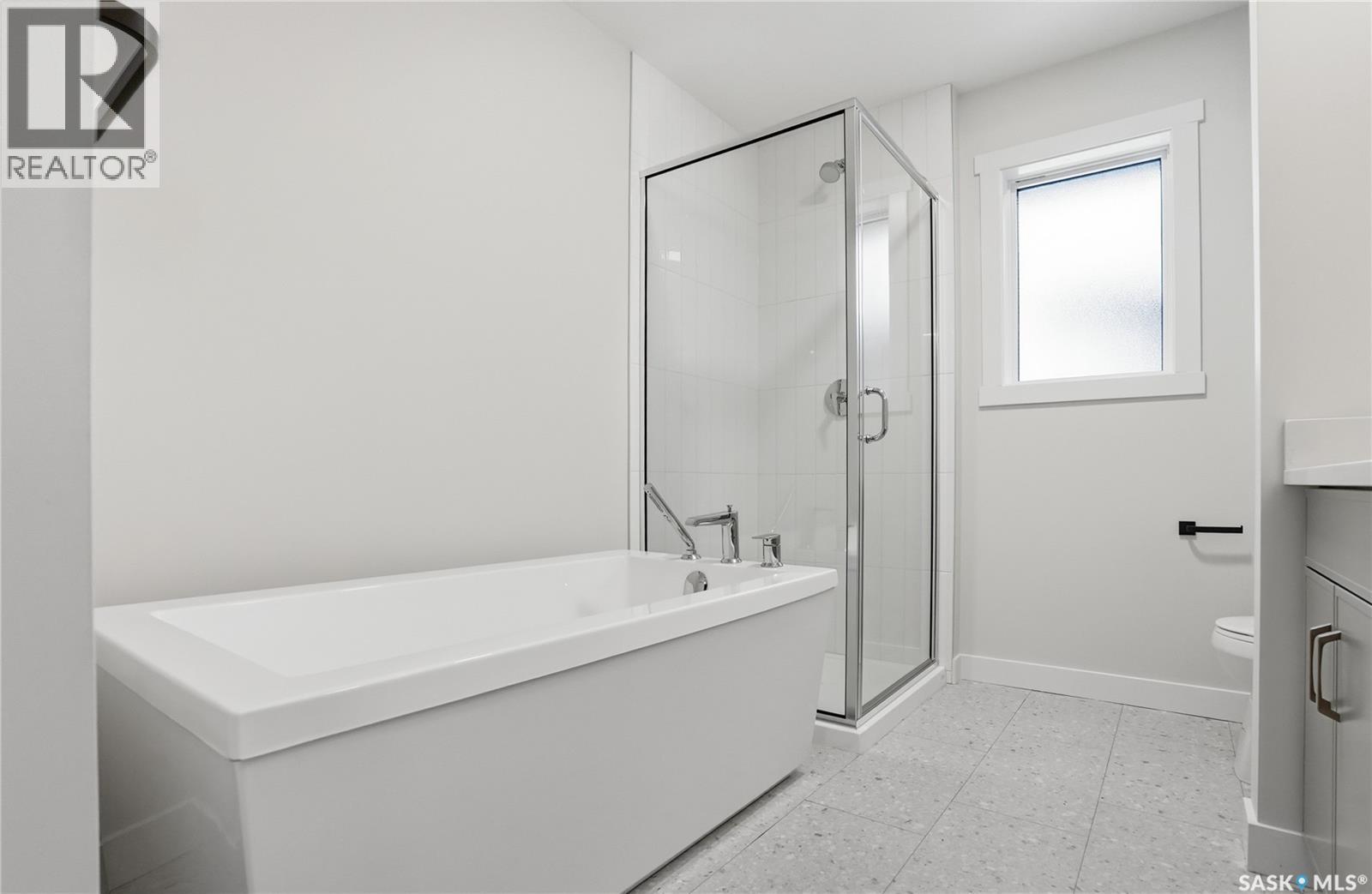 334 Katz Avenue, Saskatoon, SK - Indoor Photo Showing Bathroom