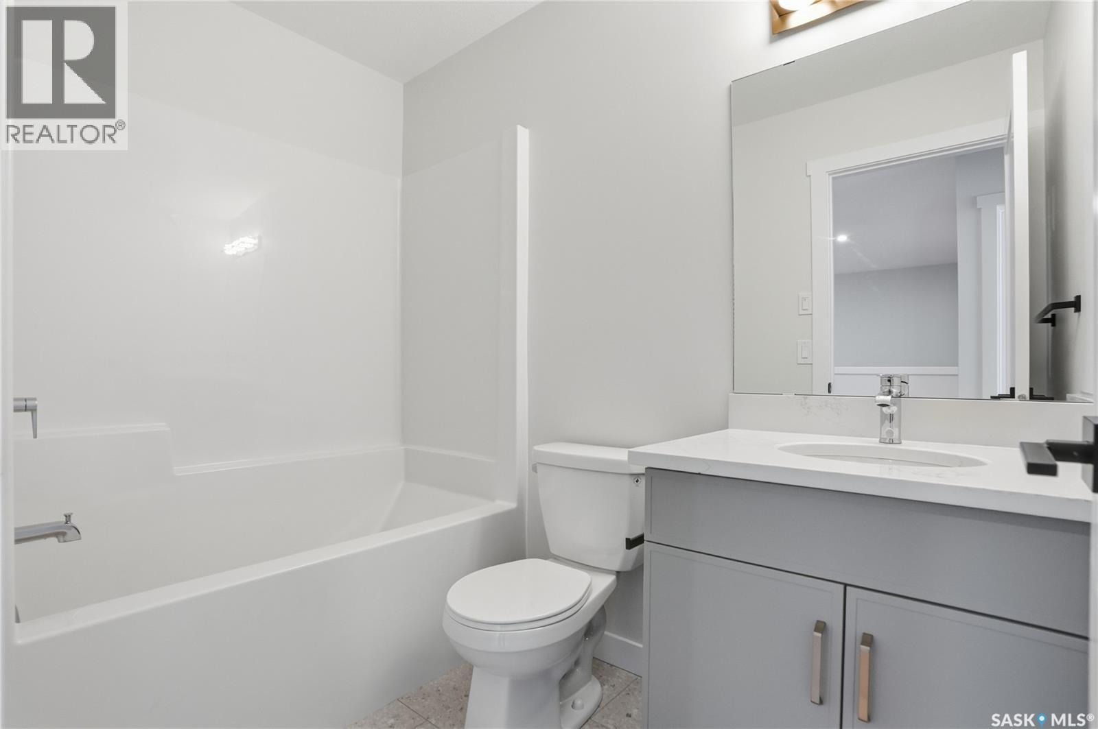 334 Katz Avenue, Saskatoon, SK - Indoor Photo Showing Bathroom