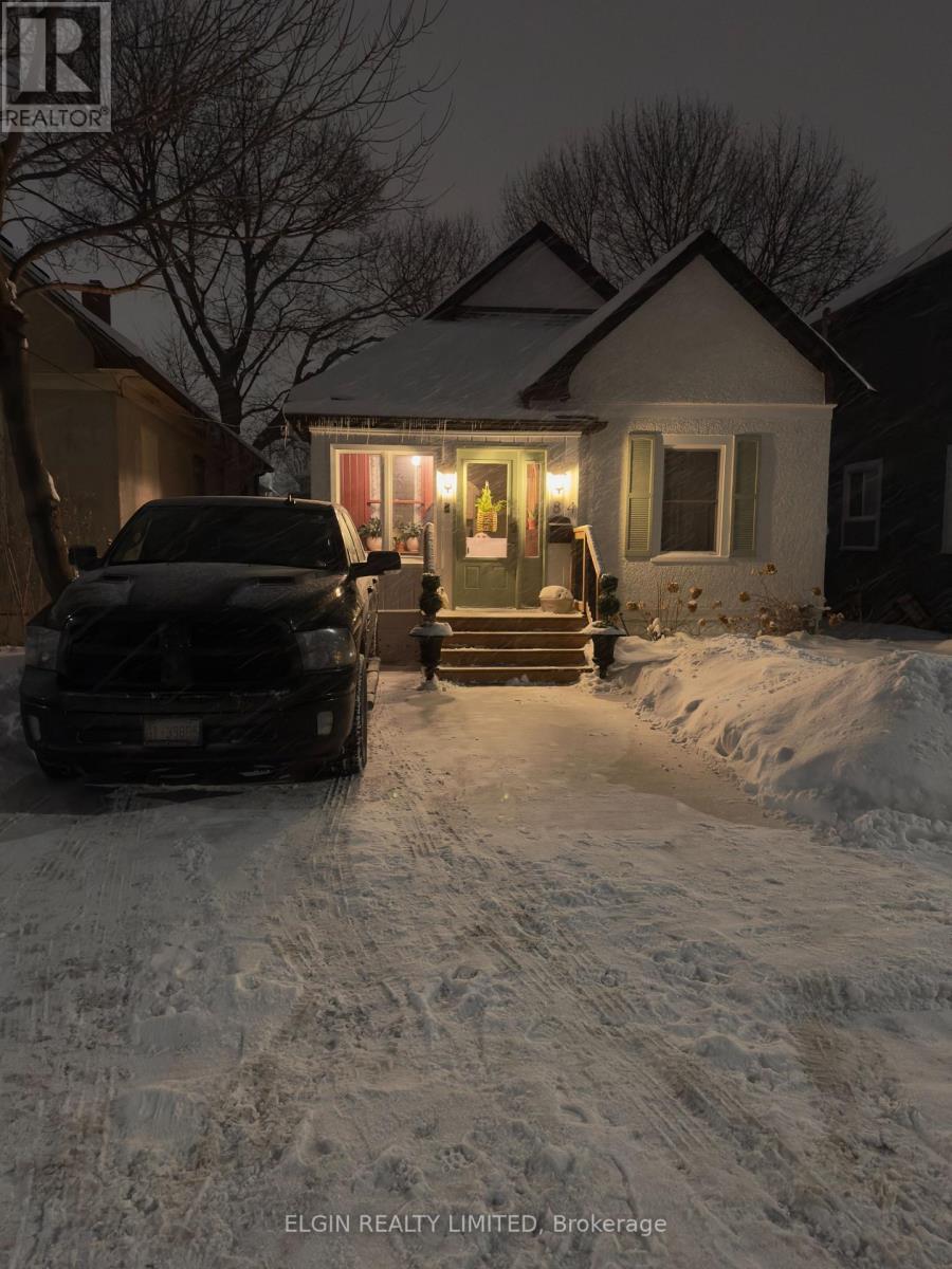 Pick up truck on Cement driveway - 84 Pleasant Avenue, St. Catharines (Downtown), ON - Outdoor