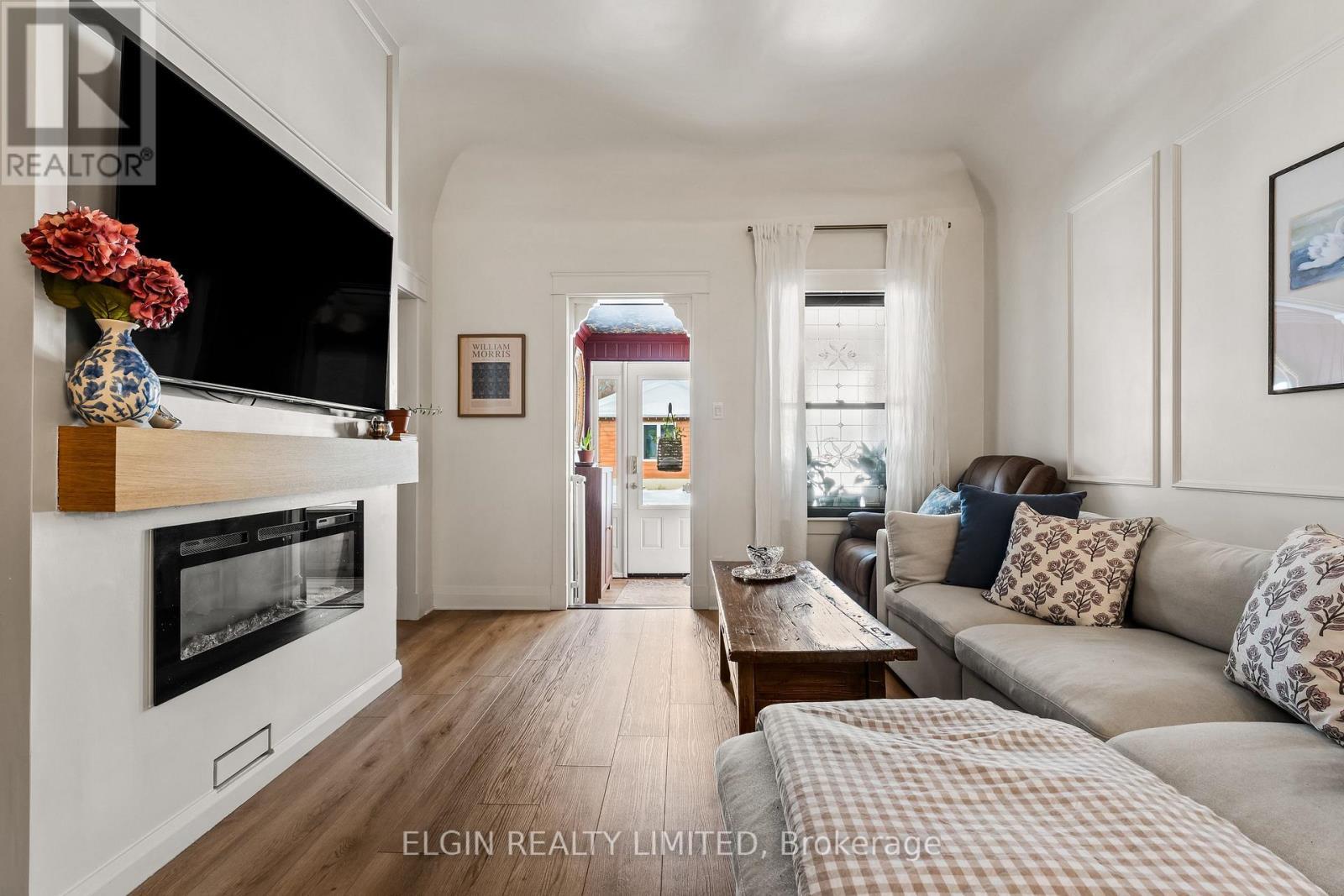 Livingroom - 84 Pleasant Avenue, St. Catharines (Downtown), ON - Indoor Photo Showing Living Room With Fireplace