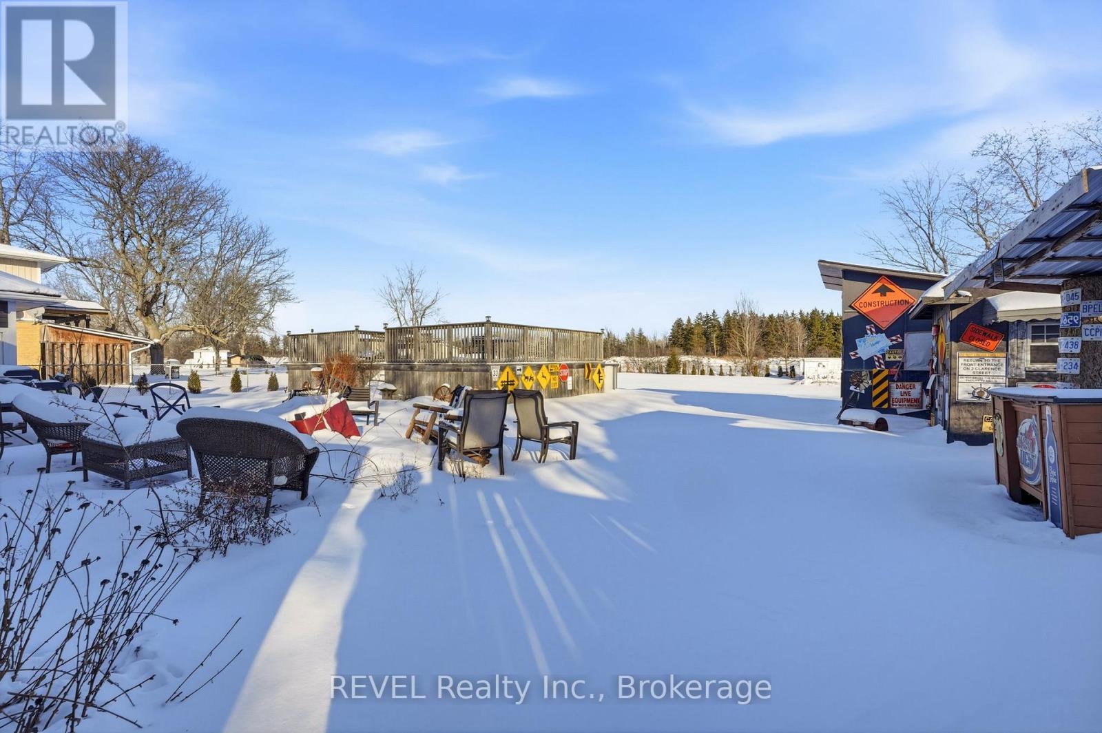 1150 Pettit Road, Fort Erie (Crescent Park), ON - Outdoor