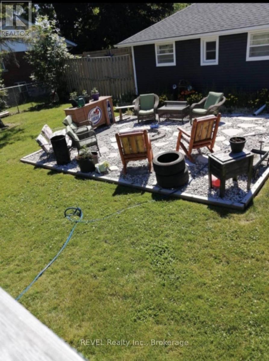 1150 Pettit Road, Fort Erie (Crescent Park), ON - Outdoor