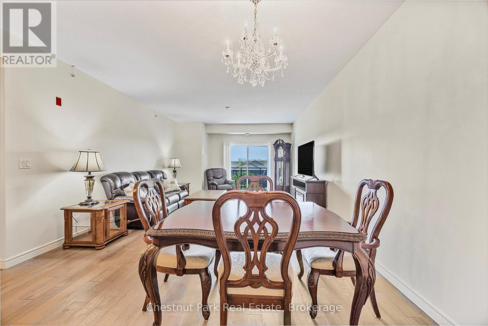 304 - 1 Chamberlain Crescent, Collingwood, ON - Indoor Photo Showing Dining Room