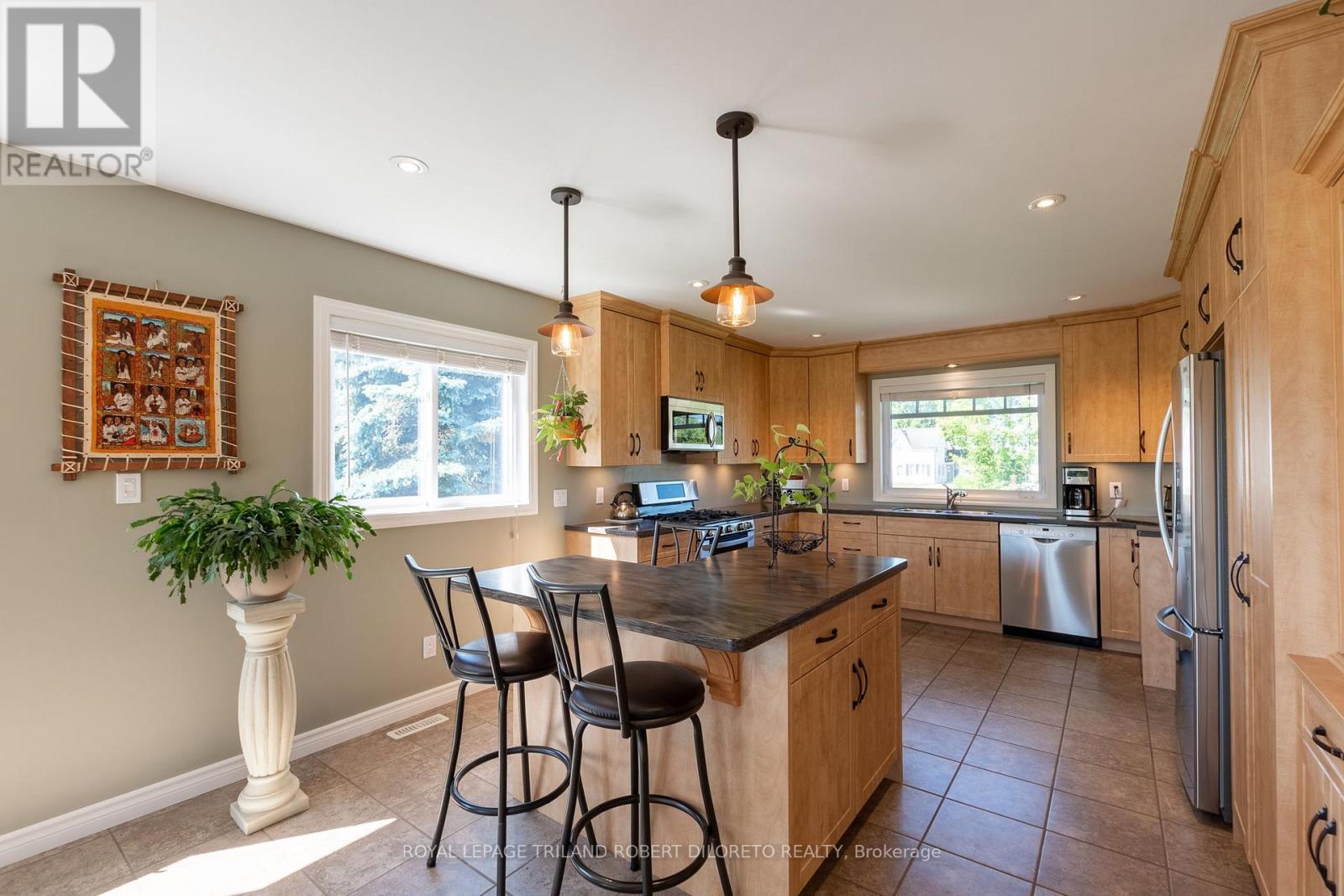 22910 Highbury Avenue N, Middlesex Centre (Bryanston), ON - Indoor