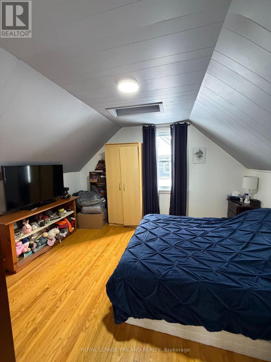 179 Forest Avenue, St. Thomas, ON - Indoor Photo Showing Bedroom
