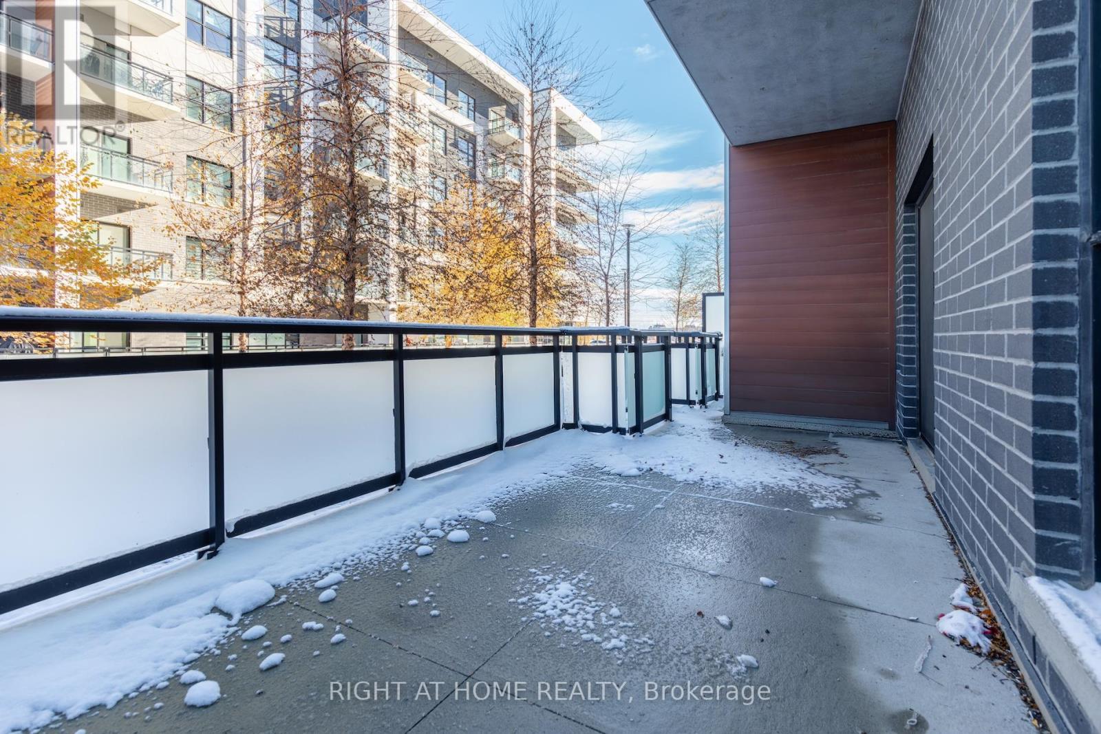 109 - 102 Grovewood Common, Oakville, ON - Outdoor