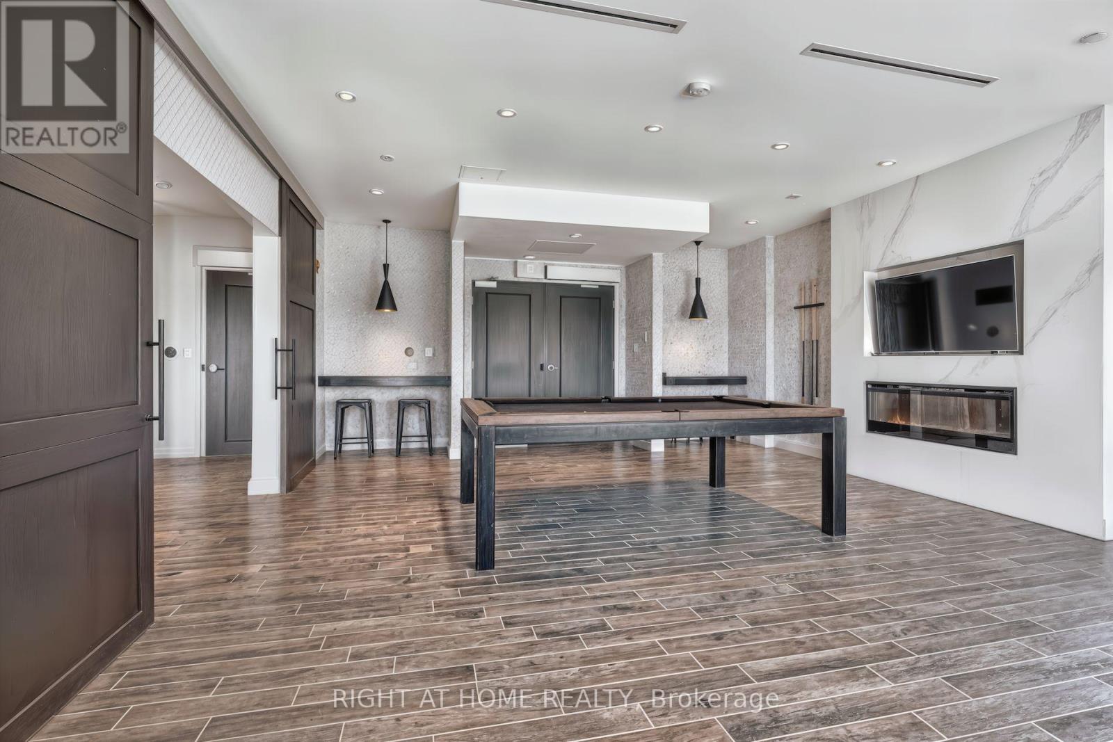 109 - 102 Grovewood Common, Oakville, ON - Indoor Photo Showing Other Room