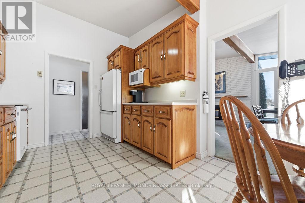 528 Irving Street, Pembroke, ON - Indoor Photo Showing Kitchen