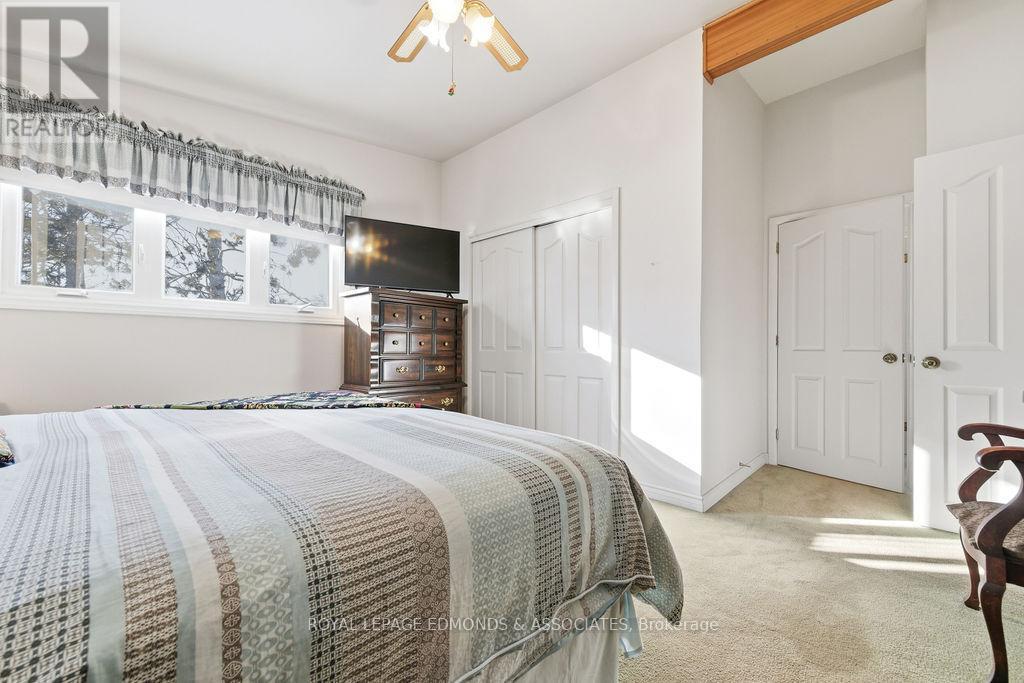 528 Irving Street, Pembroke, ON - Indoor Photo Showing Bedroom