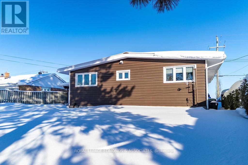 528 Irving Street, Pembroke, ON - Outdoor