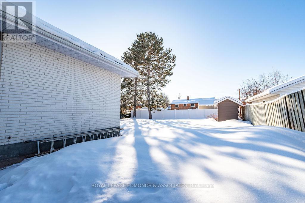 528 Irving Street, Pembroke, ON - Outdoor