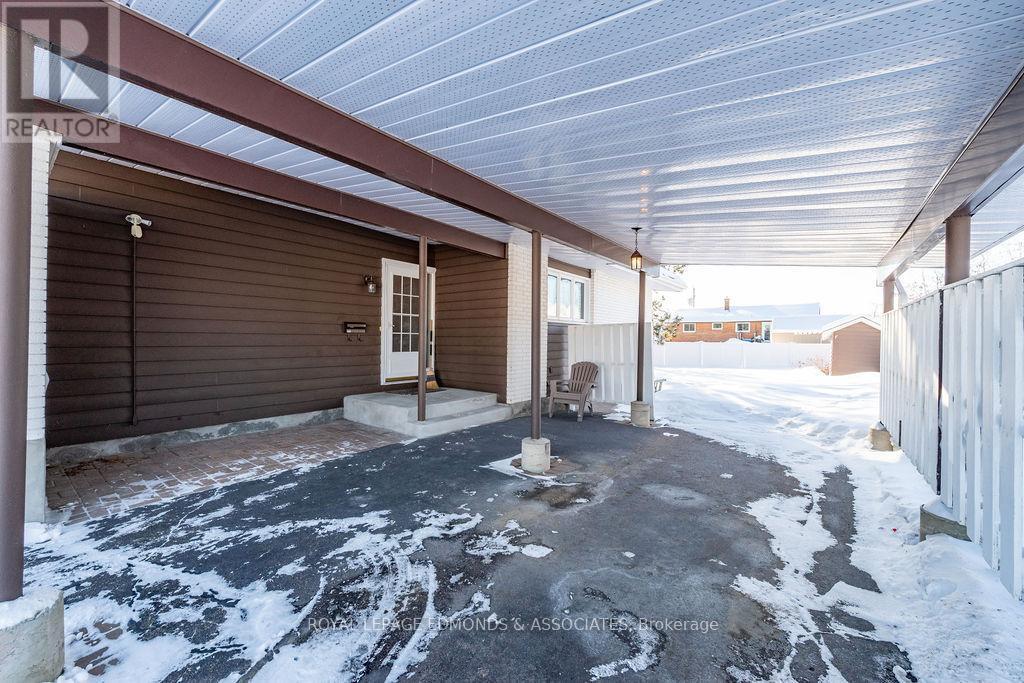 528 Irving Street, Pembroke, ON - Outdoor With Exterior