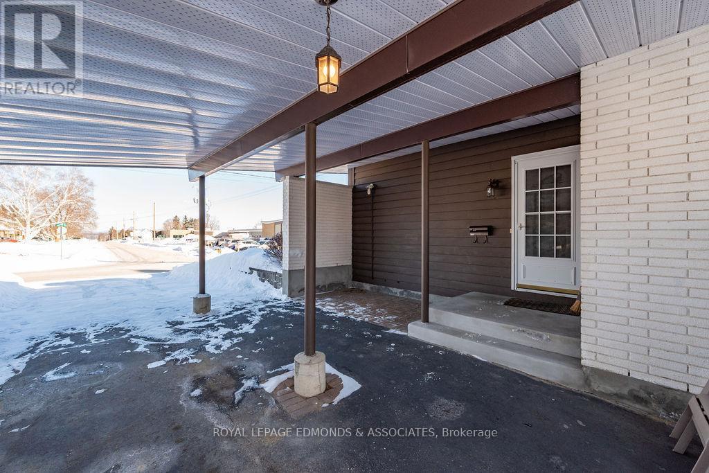 528 Irving Street, Pembroke, ON - Outdoor With Exterior