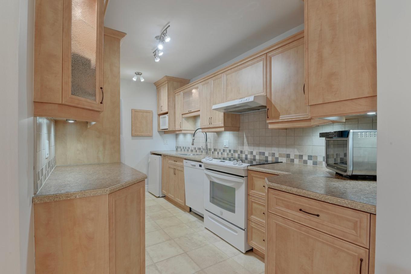 Cuisine - 1137 Rue De L'Aigue-Marine, Québec (Charlesbourg), QC - Indoor Photo Showing Kitchen