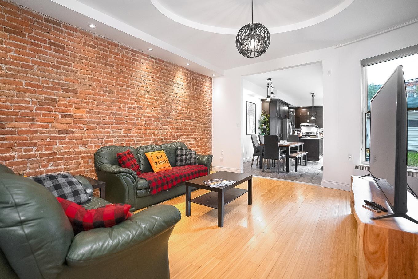 Living room - 558 Rue Théodore, Montréal (Mercier/Hochelaga-Maisonneuve), QC - Indoor Photo Showing Living Room