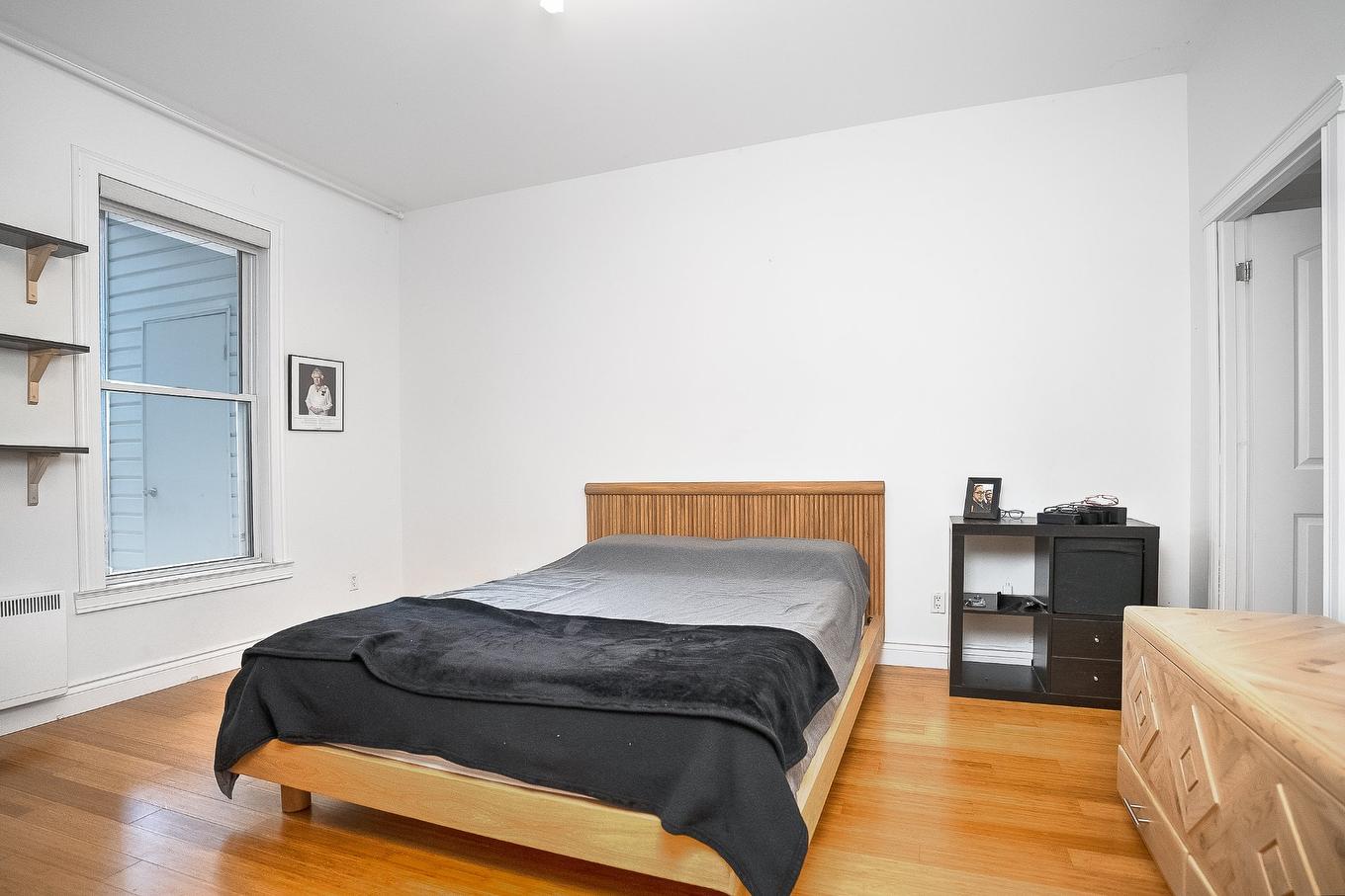 Primary bedroom - 558 Rue Théodore, Montréal (Mercier/Hochelaga-Maisonneuve), QC - Indoor Photo Showing Bedroom