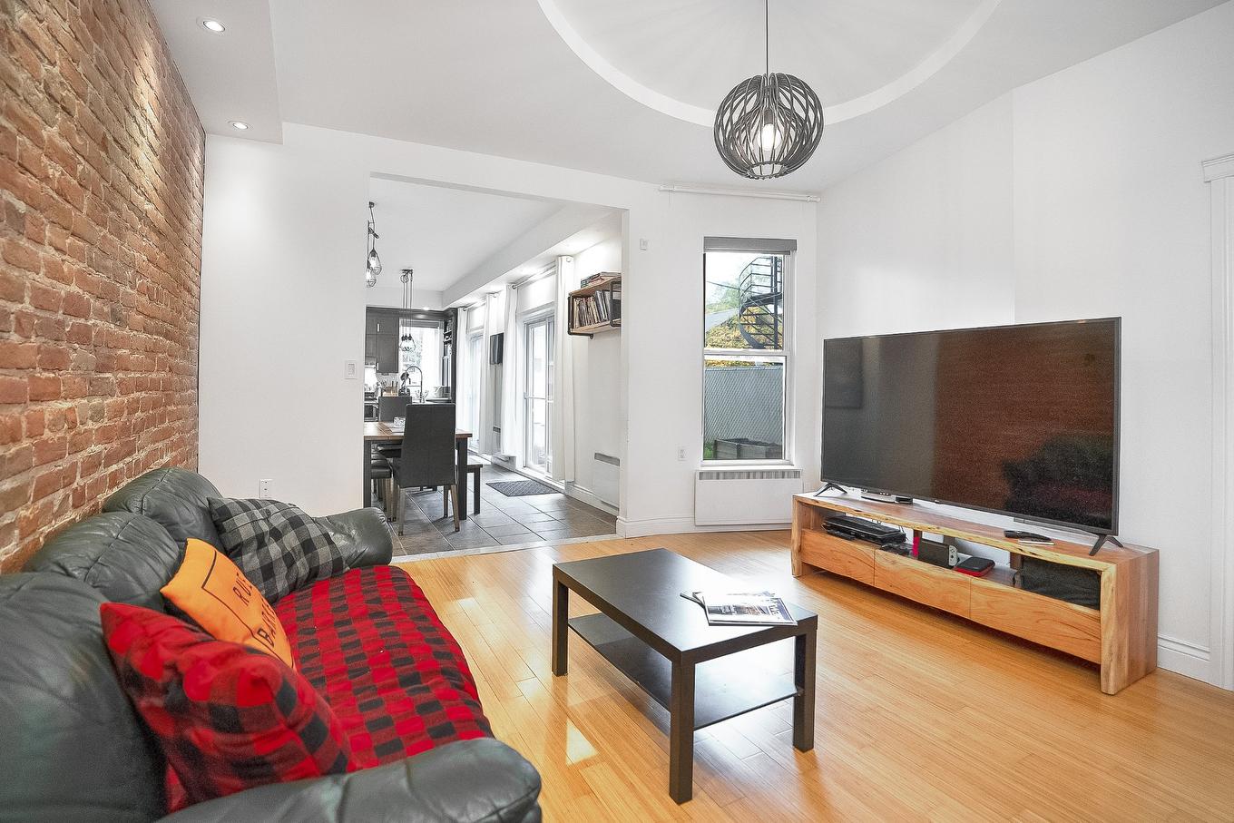 Living room - 558 Rue Théodore, Montréal (Mercier/Hochelaga-Maisonneuve), QC - Indoor Photo Showing Living Room