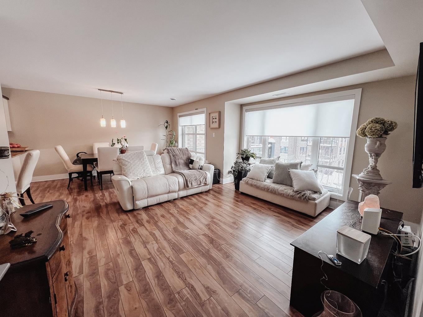 Salon - 401-450 Av. De La Belle-Dame, La Prairie, QC - Indoor Photo Showing Living Room