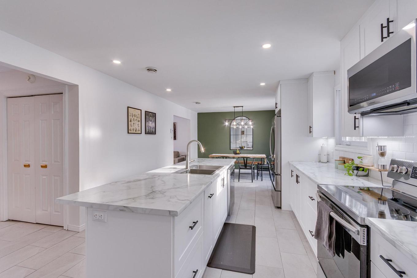 Cuisine - 82 Rue Vincent-Legris, Gatineau (Gatineau), QC - Indoor Photo Showing Kitchen With Upgraded Kitchen