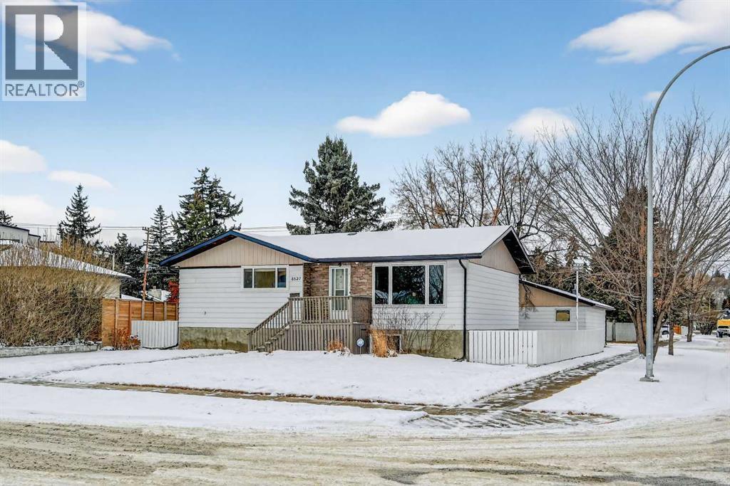 8527 Bowglen Road Nw, Calgary, AB - Outdoor