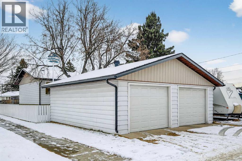 8527 Bowglen Road Nw, Calgary, AB - Outdoor With Exterior