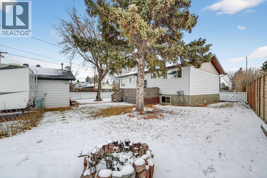 8527 Bowglen Road Nw, Calgary, AB - Outdoor
