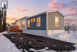 40 Davis Drive Mount Uniacke, NS B0N 1Z0