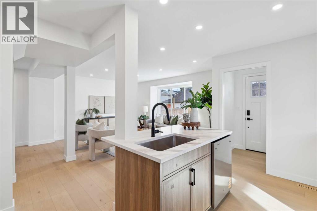 4547 Passchendaele Road Sw, Calgary, AB - Indoor Photo Showing Kitchen