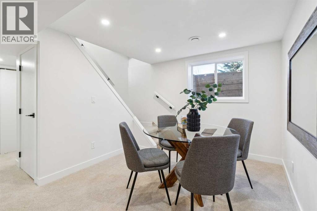 4547 Passchendaele Road Sw, Calgary, AB - Indoor Photo Showing Dining Room