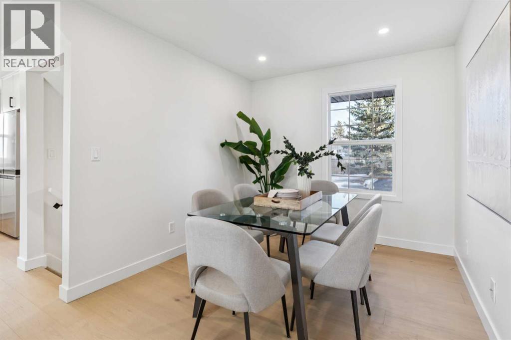 4547 Passchendaele Road Sw, Calgary, AB - Indoor Photo Showing Dining Room