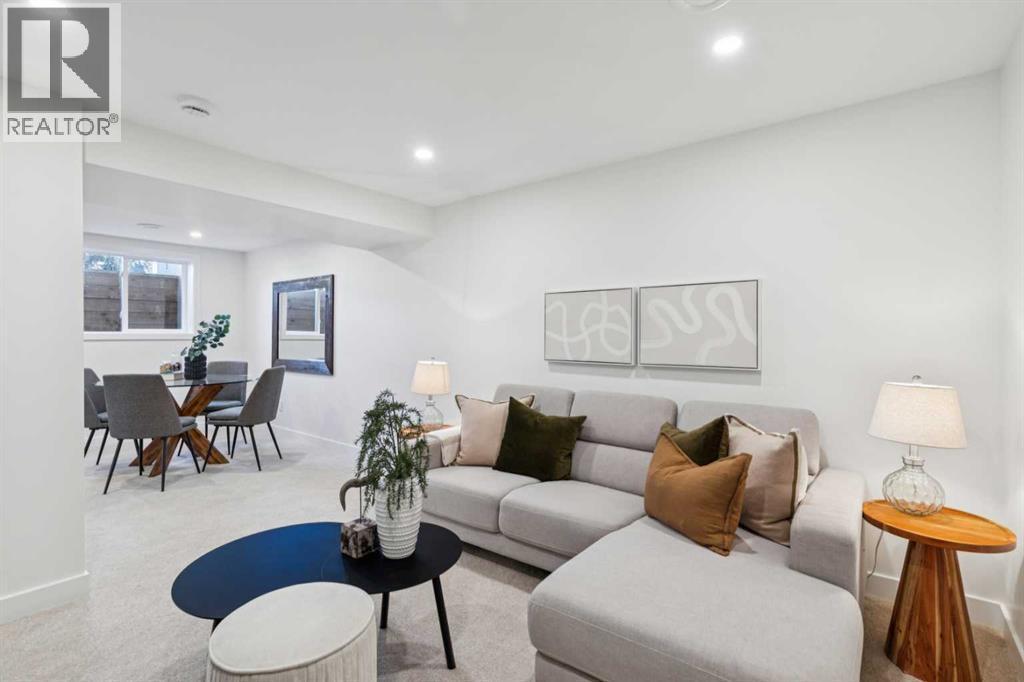 4547 Passchendaele Road Sw, Calgary, AB - Indoor Photo Showing Living Room