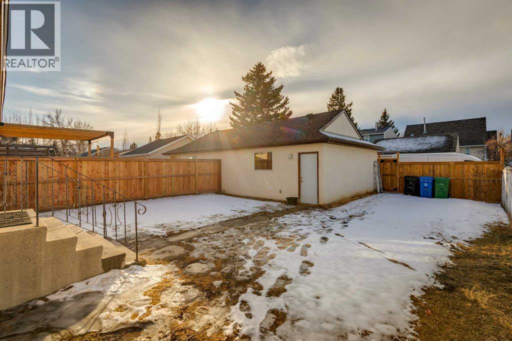 4547 Passchendaele Road Sw, Calgary, AB - Outdoor