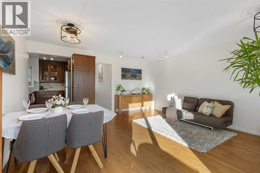 1629 29 Avenue Sw, Calgary, AB - Indoor Photo Showing Other Room