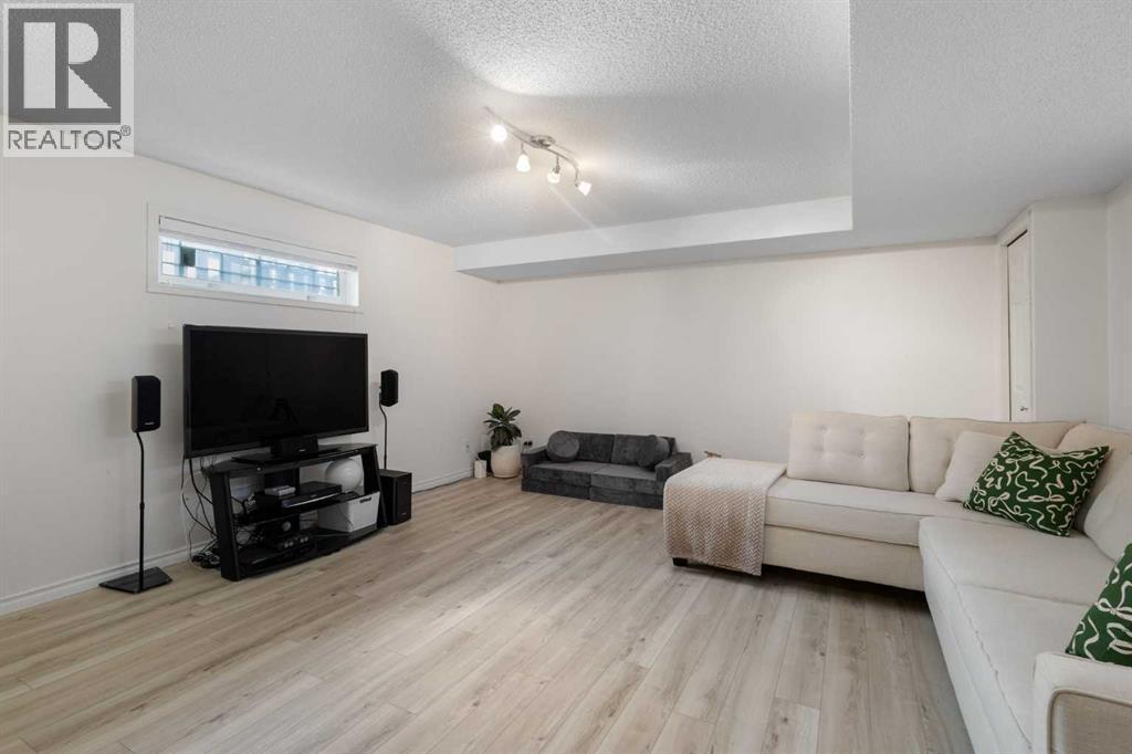 1629 29 Avenue Sw, Calgary, AB - Indoor