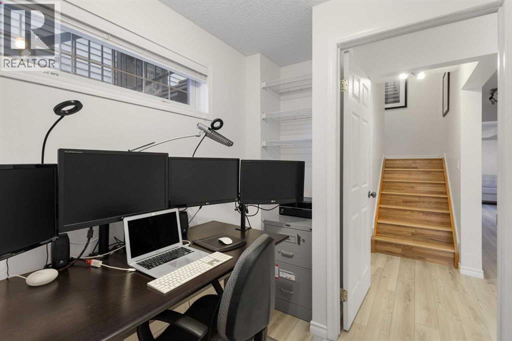 1629 29 Avenue Sw, Calgary, AB - Indoor Photo Showing Office