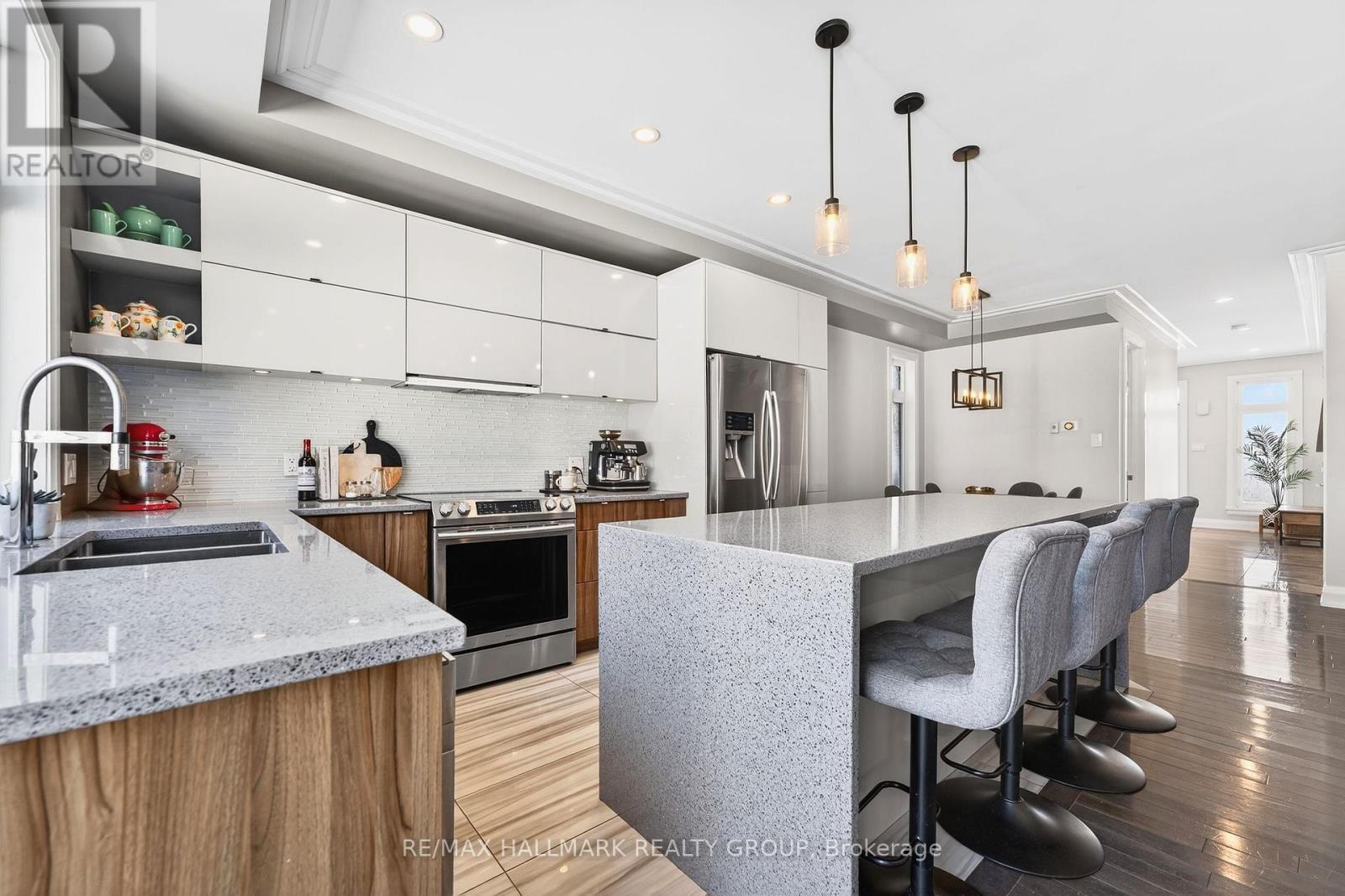 579 Foxview Place, Ottawa, ON - Indoor Photo Showing Kitchen With Stainless Steel Kitchen With Double Sink With Upgraded Kitchen