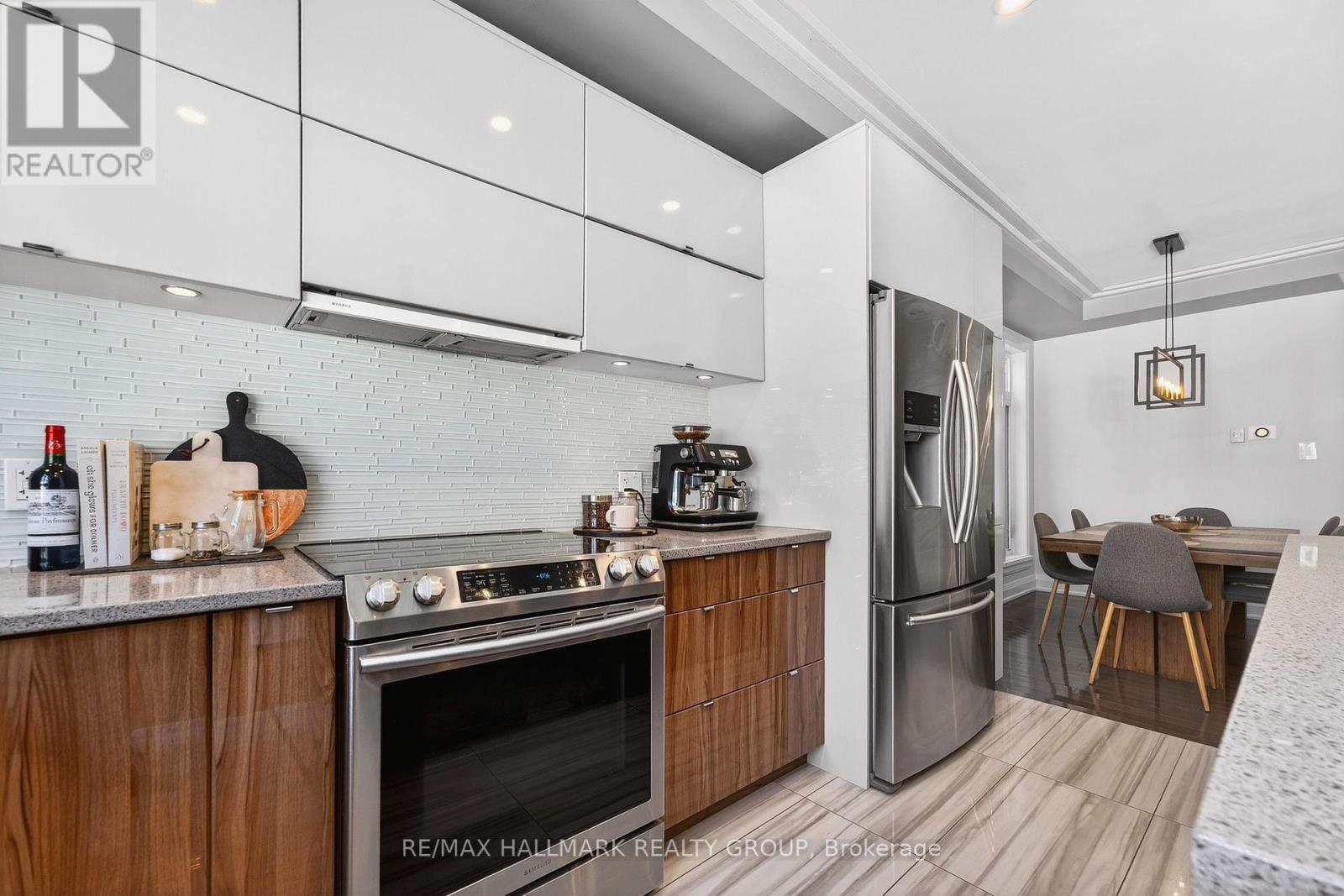 579 Foxview Place, Ottawa, ON - Indoor Photo Showing Kitchen With Stainless Steel Kitchen With Upgraded Kitchen