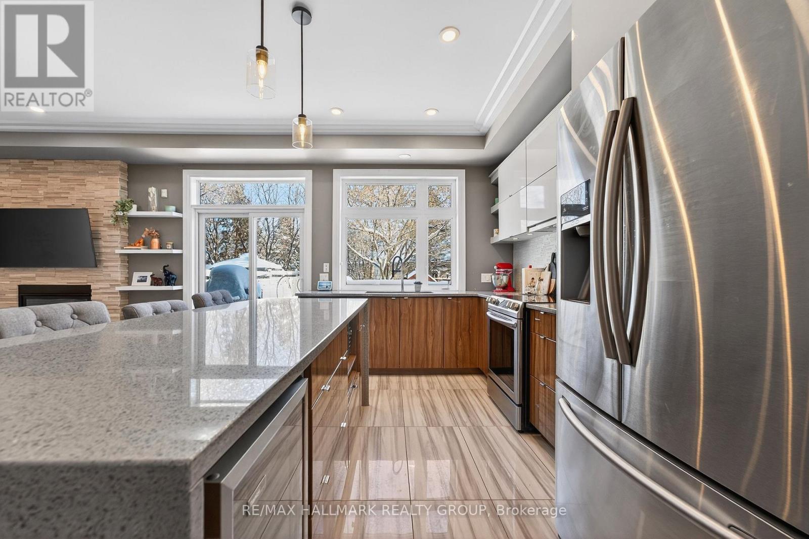 579 Foxview Place, Ottawa, ON - Indoor Photo Showing Kitchen With Fireplace With Stainless Steel Kitchen With Upgraded Kitchen