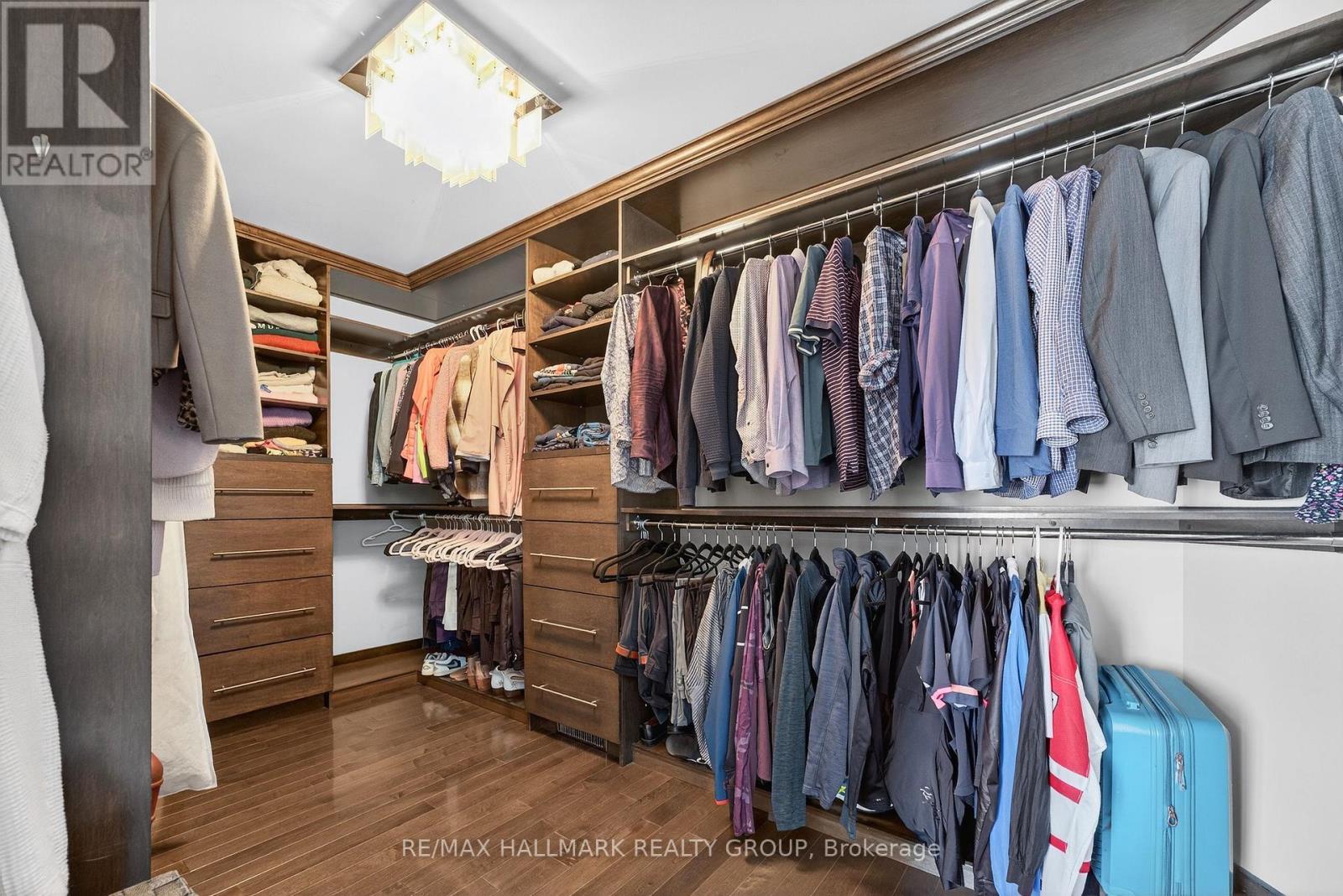 579 Foxview Place, Ottawa, ON - Indoor With Storage