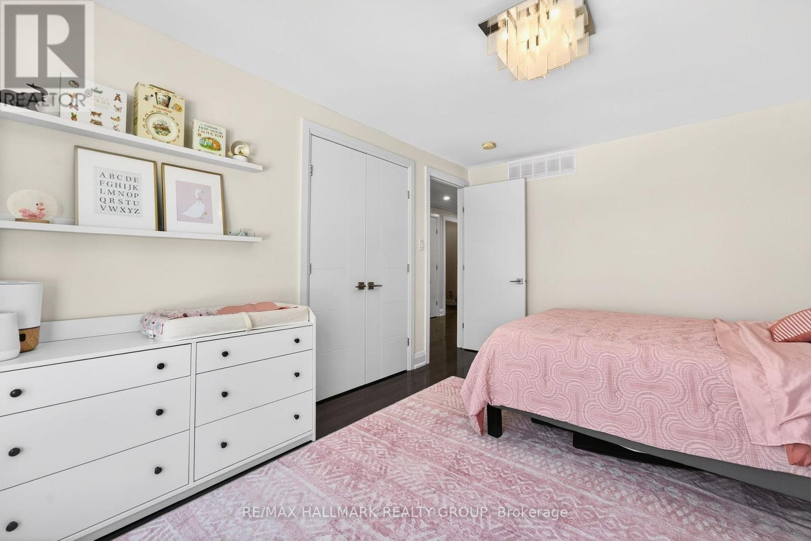 579 Foxview Place, Ottawa, ON - Indoor Photo Showing Bedroom