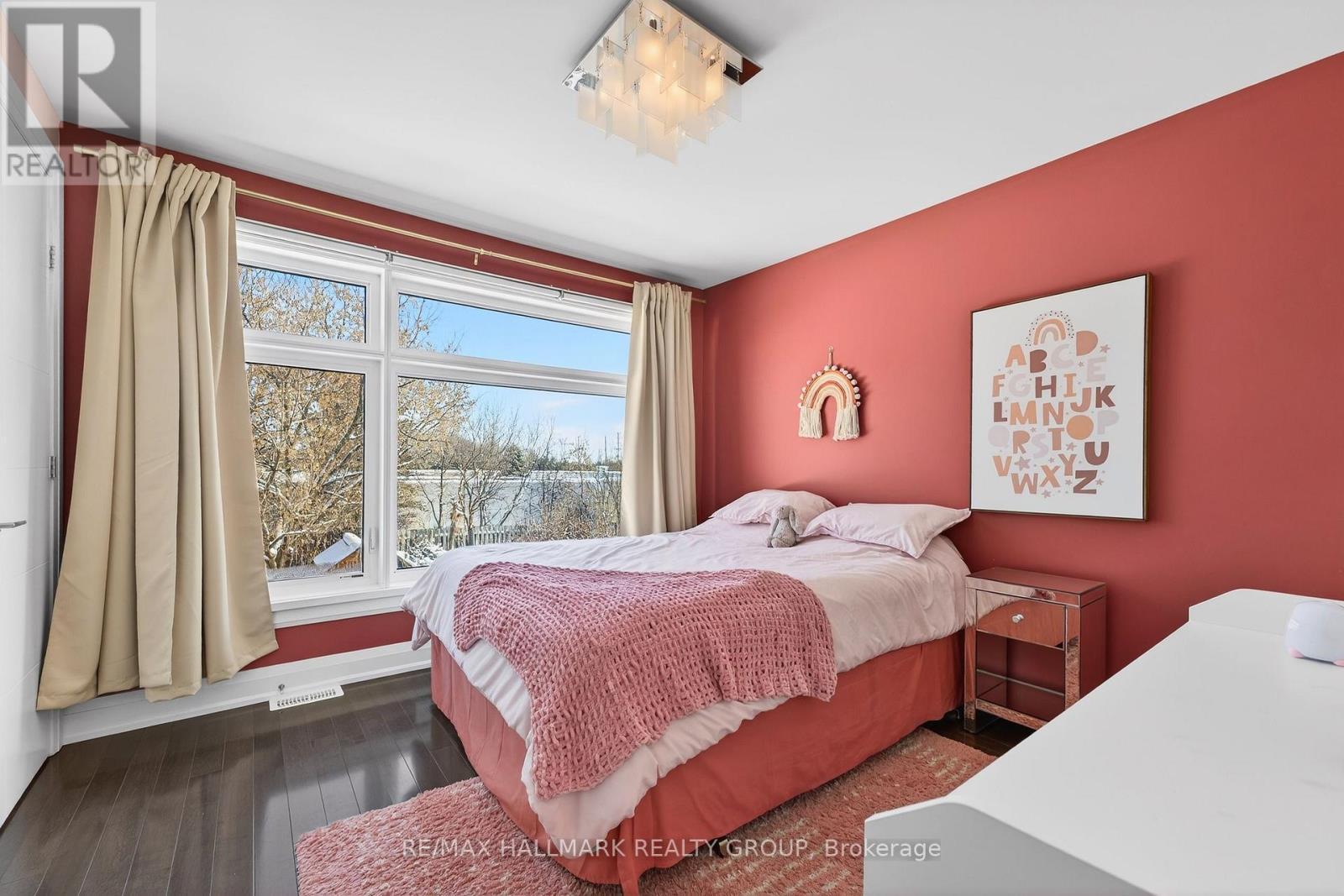 579 Foxview Place, Ottawa, ON - Indoor Photo Showing Bedroom