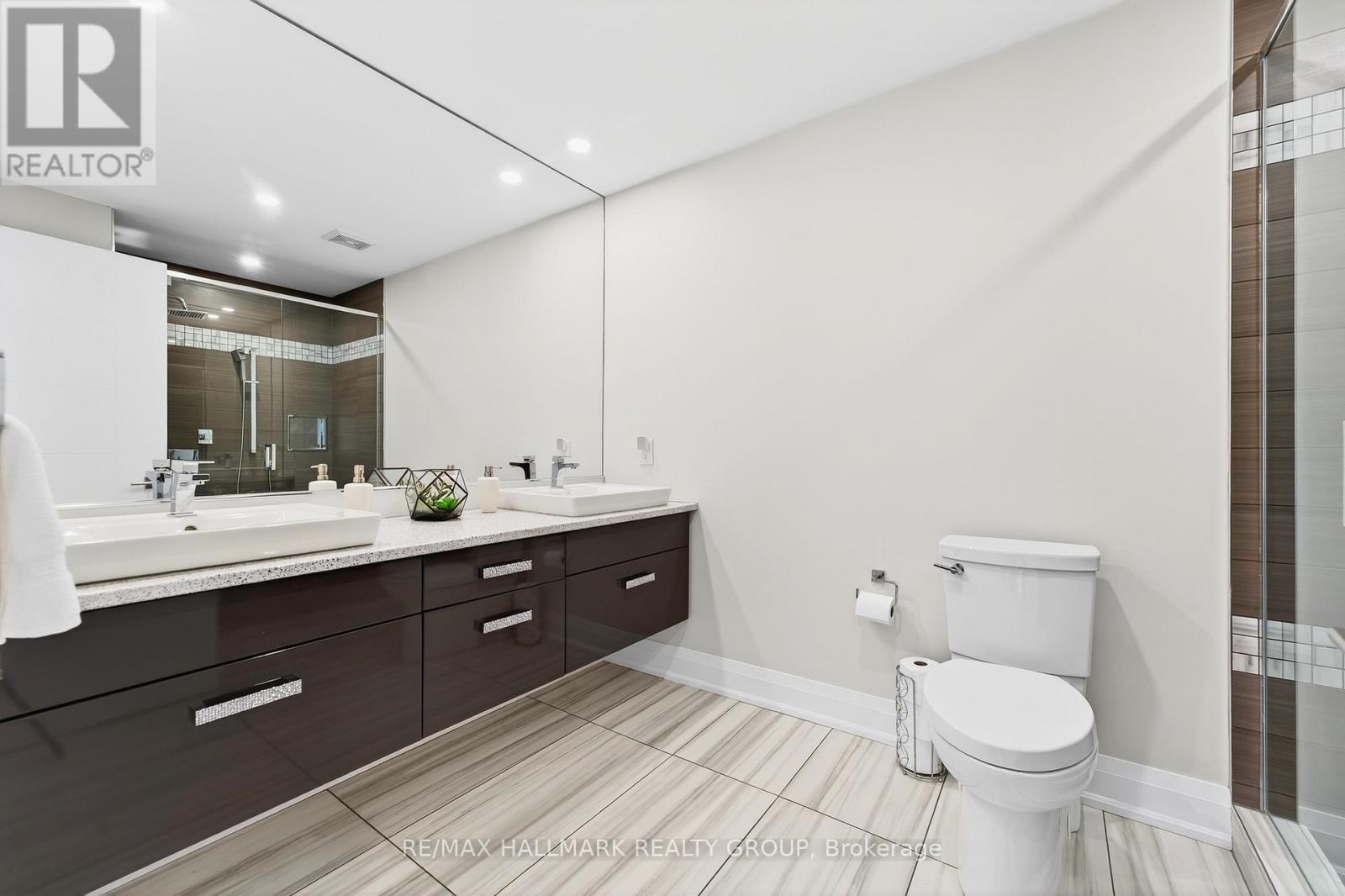 579 Foxview Place, Ottawa, ON - Indoor Photo Showing Bathroom