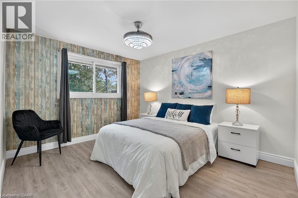Bedroom featuring light wood finished floors - 146 Appalachian Crescent Unit# Upper, Kitchener, ON - Indoor Photo Showing Bedroom