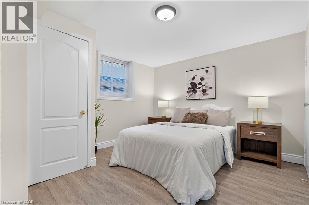 Bedroom featuring light wood-type flooring - 146 Appalachian Crescent Unit# Lower, Kitchener, ON - Indoor Photo Showing Bedroom