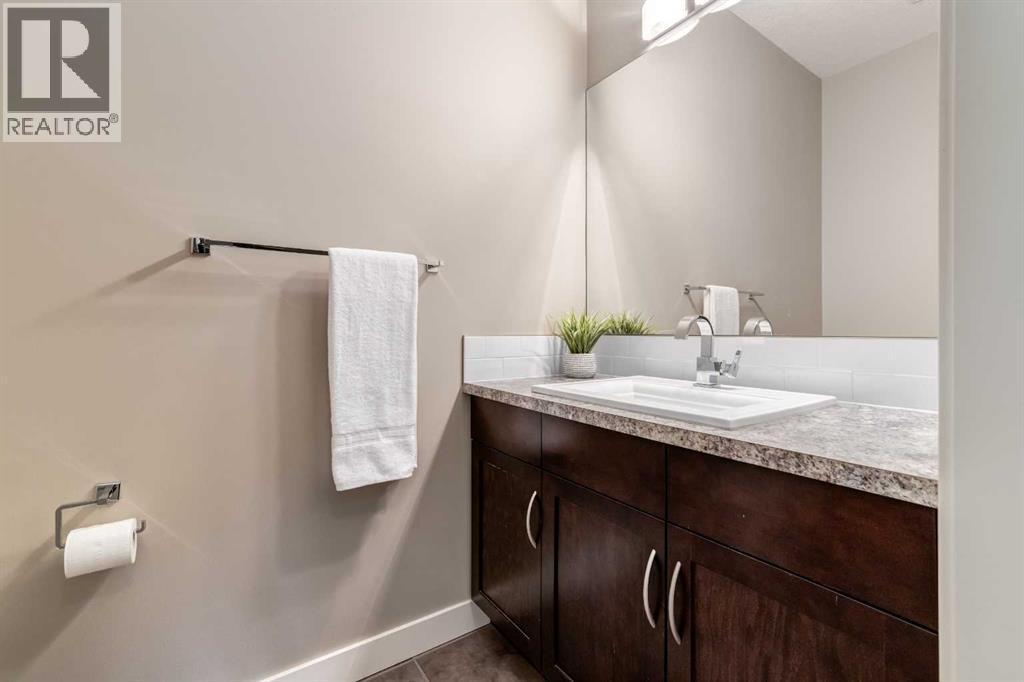 705 Evanston Square Nw, Calgary, AB - Indoor Photo Showing Bathroom