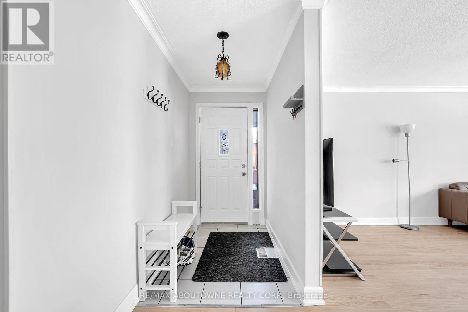 150 Thistle Down Boulevard, Toronto, ON - Indoor Photo Showing Other Room